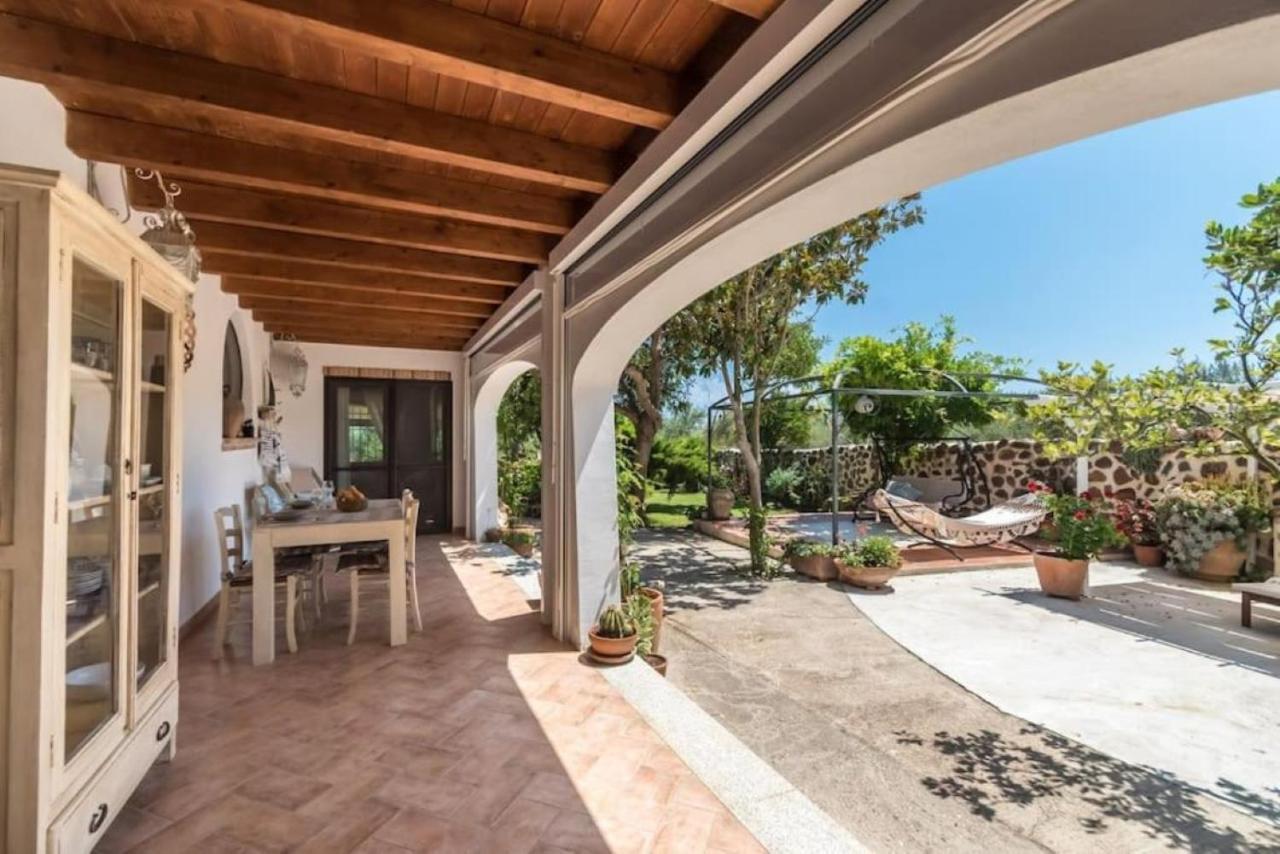Villa Con Immenso Giardino โอโรเซย ภายนอก รูปภาพ