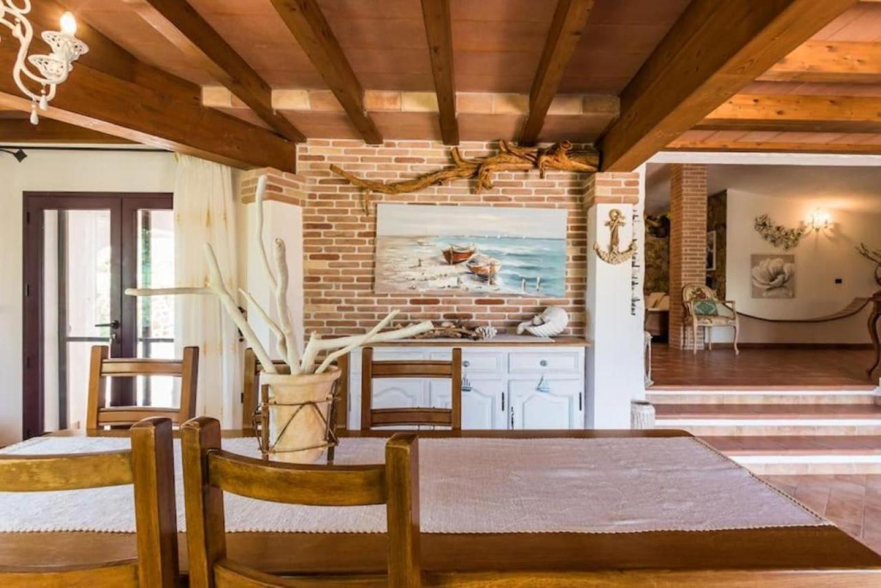 Villa Con Immenso Giardino โอโรเซย ภายนอก รูปภาพ